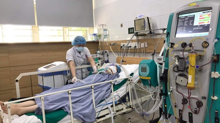 Cô gái 20 tuổi ở Hà Nội hôn mê sâu sau khi dùng thuốc lá điện tử