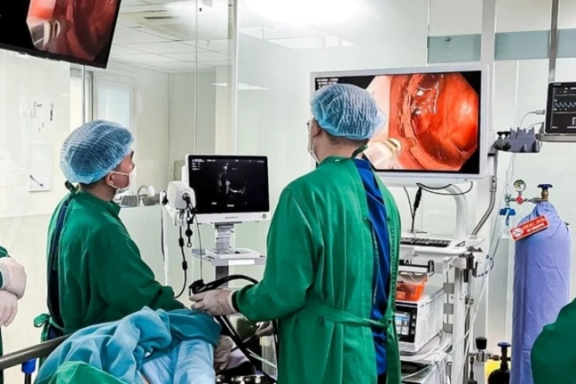 Phát hiện khối u dạ dày 1,4 cm khi đi khám sức khỏe định kỳ